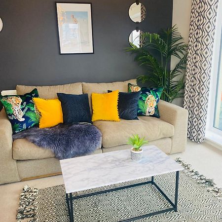 Luxury 2 Bedroom Waterfront Apartment With Balcony Newport  Eksteriør billede