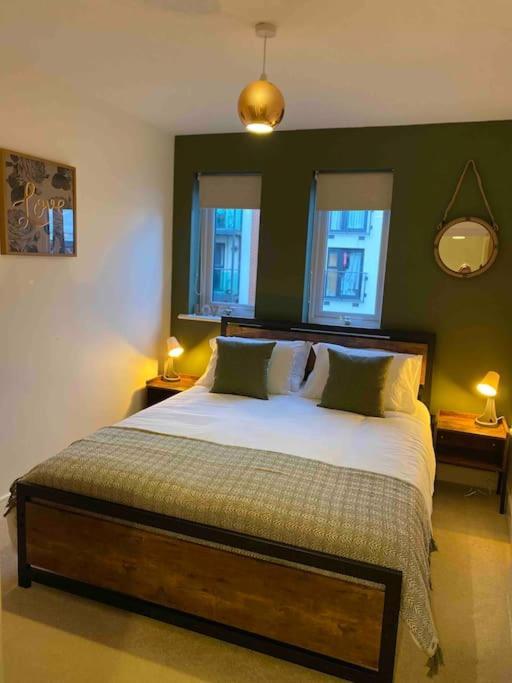Luxury 2 Bedroom Waterfront Apartment With Balcony Newport  Eksteriør billede